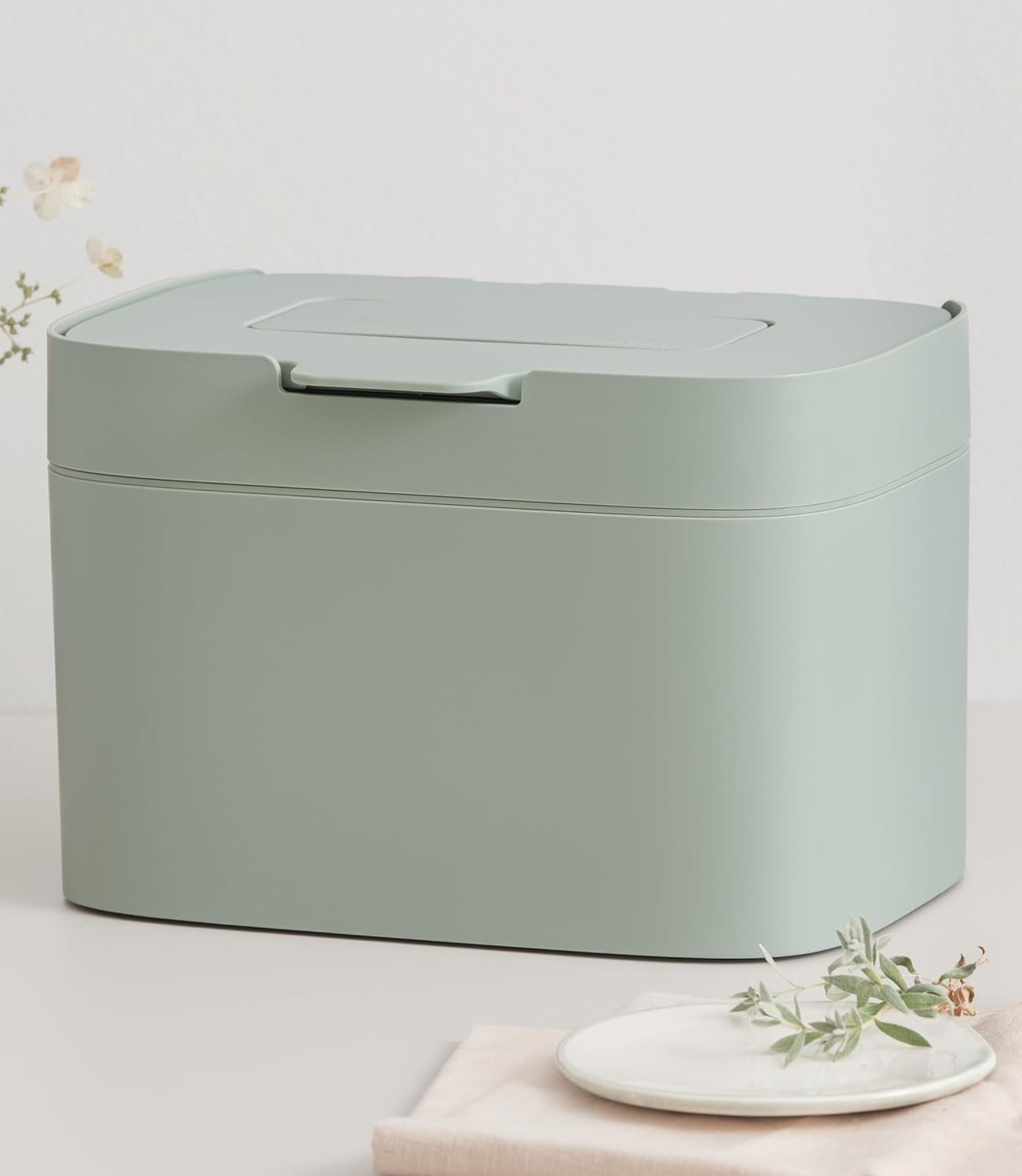 KAZAI. Compost Bin Kitchen ‘Elin’ | 1.2 GAL / 4.5L Countertop Compost Bin with Lid & Carbon Filter | Odor-Free, Dishwasher Safe, with Inner Bucket | Small Indoor Kitchen Composter | Sage-Green